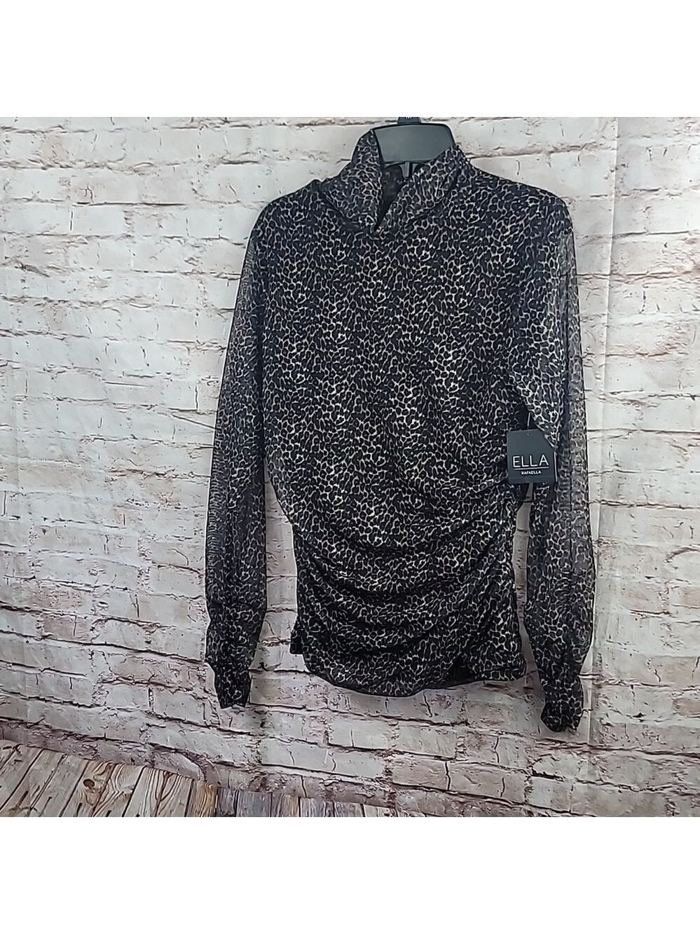 Ella Rafaella aminal print long sleeve top size small petite nwt new with tags
